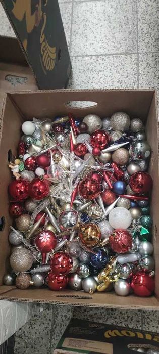 Sprzedam kartony bananowe Bombek do przerobienia stroików ozdób okazja