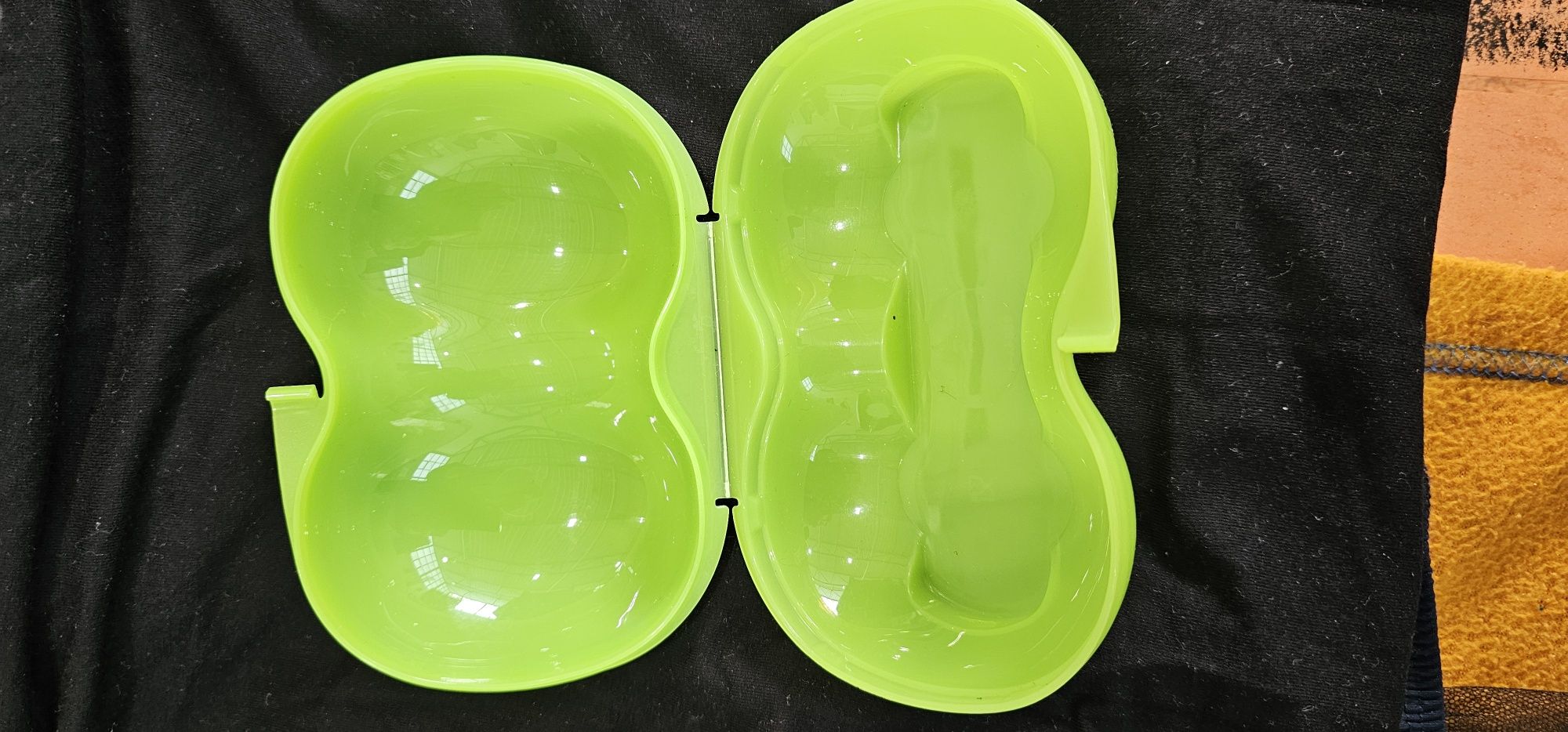 Tupperware pojemnik awokado