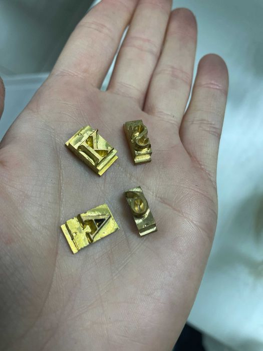 Прес для гарячого тиснення на шкірі, пресс для тиснения на коже