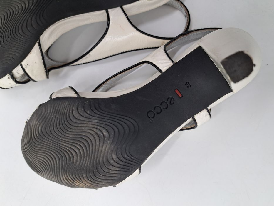 Ecco buty skórzane sandały na obcasie białe czarne lamówki 36