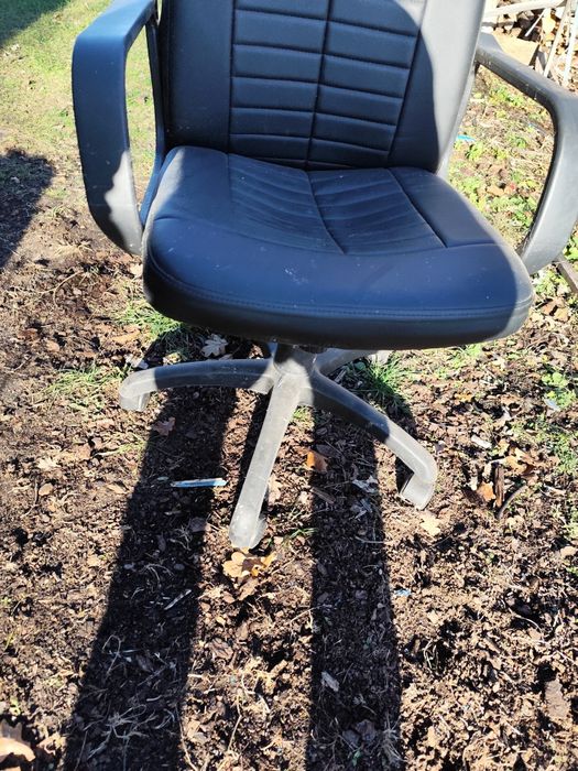 Крісло офісне пневматика