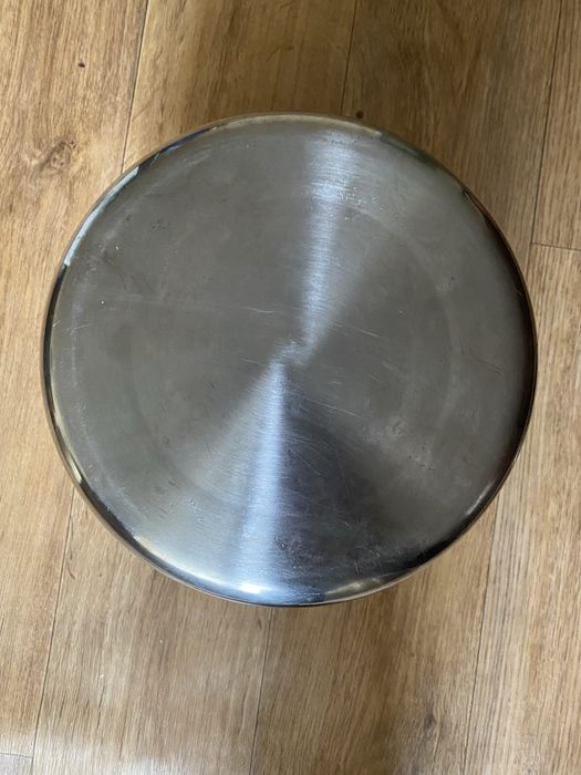 Продам кастрюлю 8 литров б/у