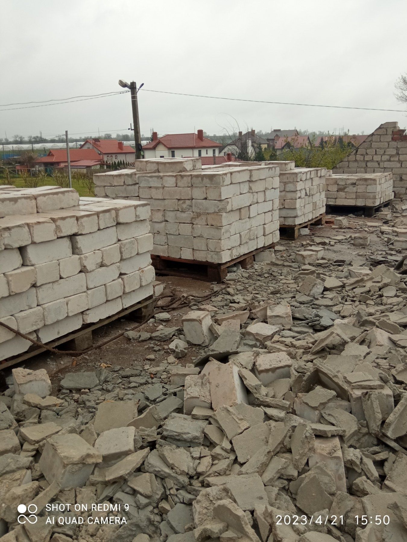 Продам кирпич огнеупорный/ белый/ серый/ красный