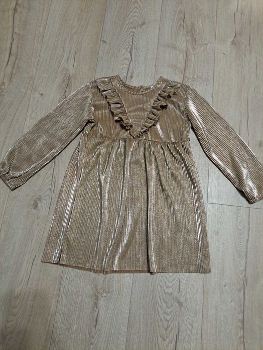 Sukienka w rozmiarze 116, złota