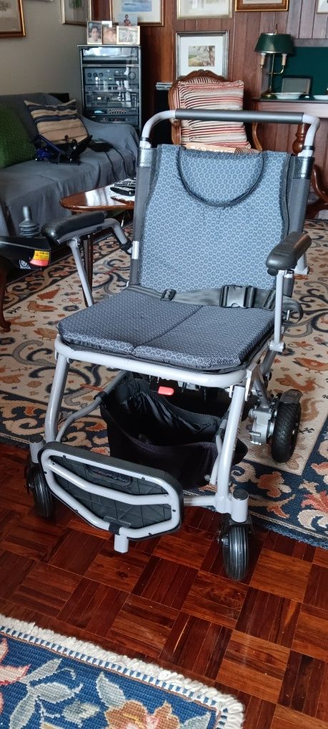 Cadeira de rodas eléctrica nova