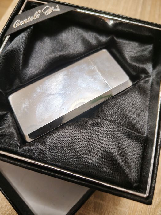 Elegancka zapalniczka gazowa z napisem VIP, na prezent, wzór 1