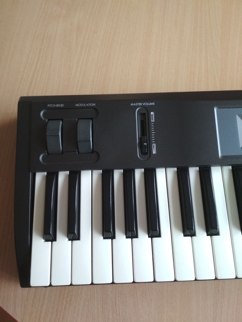 KORD X5 D  syntezator + twardy futerał