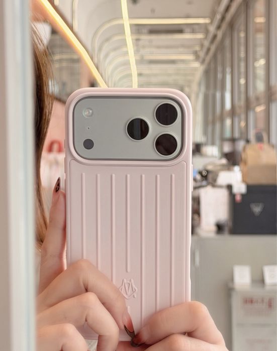 Чехол на iphone rimowa 17 pro max  17 pro pink