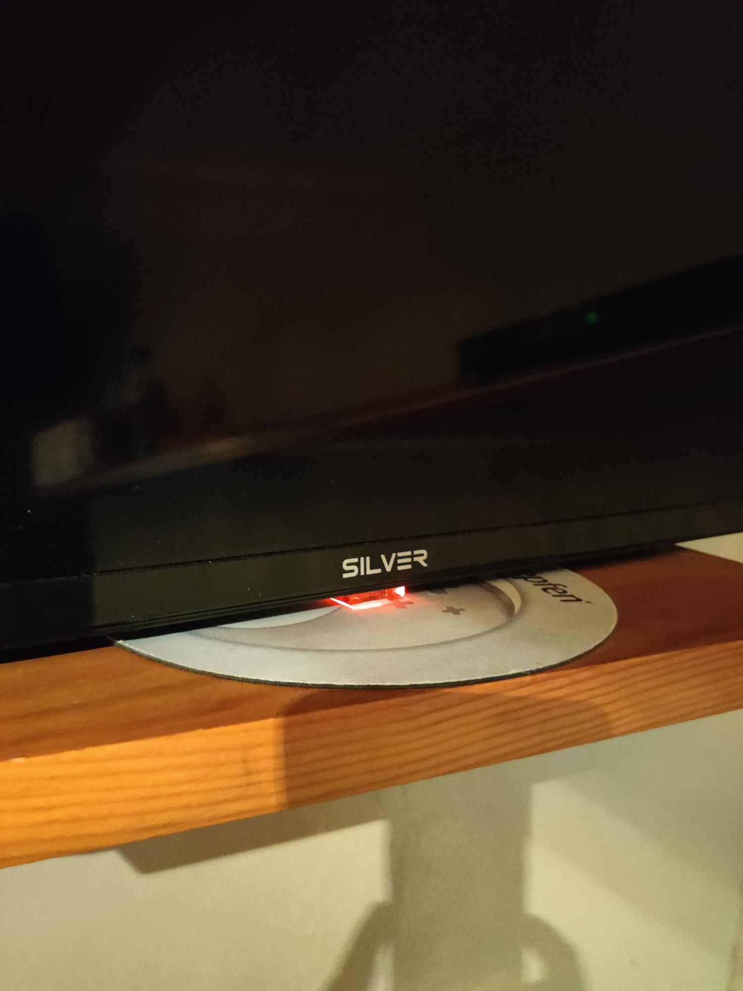 Tv LCD. Silver. Nova.