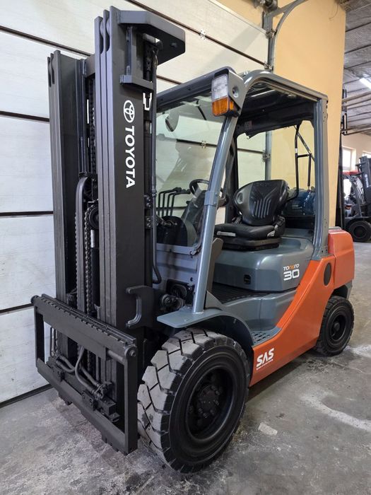 Навантажувач вилковий, газовий 2.5 тонни,