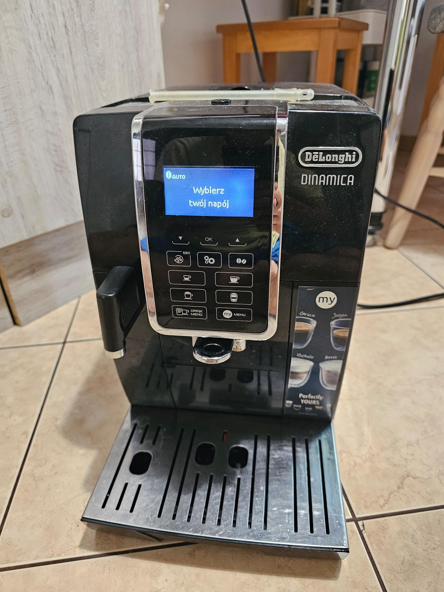 DeLonghi - ekspres Dinamica