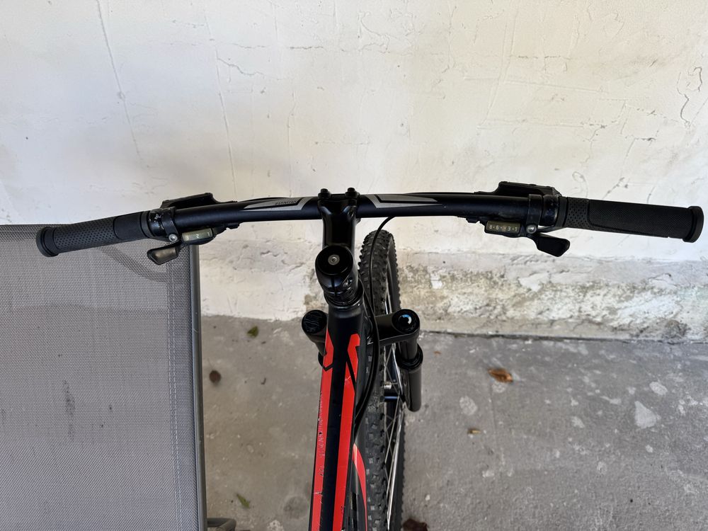 Bicicleta BTT Specialized Hardrock Roda 29