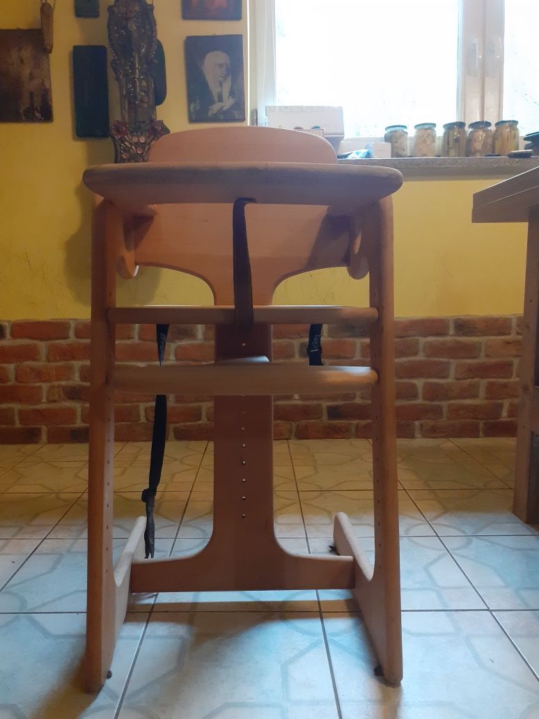 Drewniane bukowe krzesełko