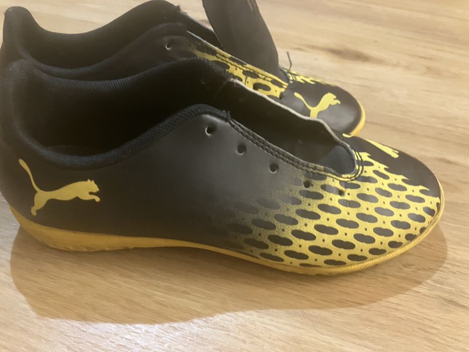 Halówki buty puma pilka nozna