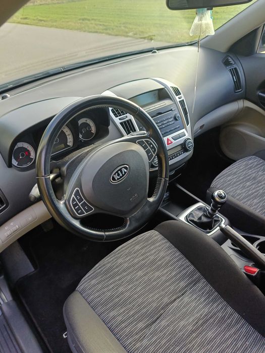 KIA ceed 1.6 hatchback