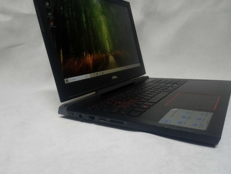 Dell 7577 (i5 7300HQ/GTX 1060 6GB)