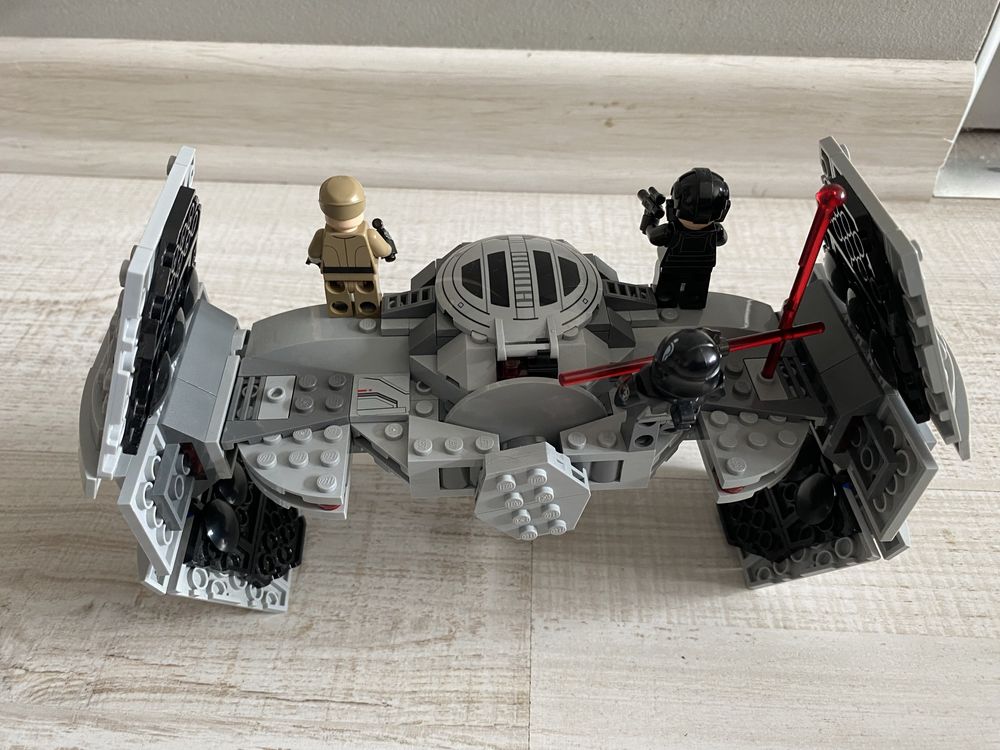 Lego Star Wars Myśliwiec Inkwizytora 75082.