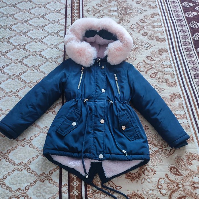 Дитяча парка.Куртка для дівчинки .