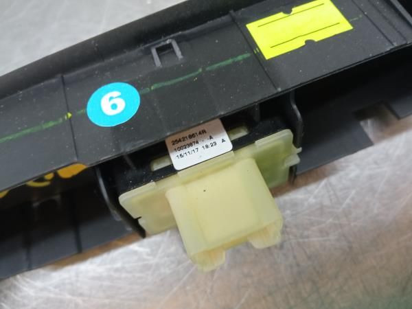 Comando / botão / interruptor vidros frente direito RENAULT Clio IV (B