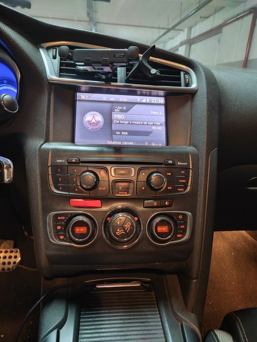 Citroën DS4 1.6 HDi So Chic – 2011 – Automático