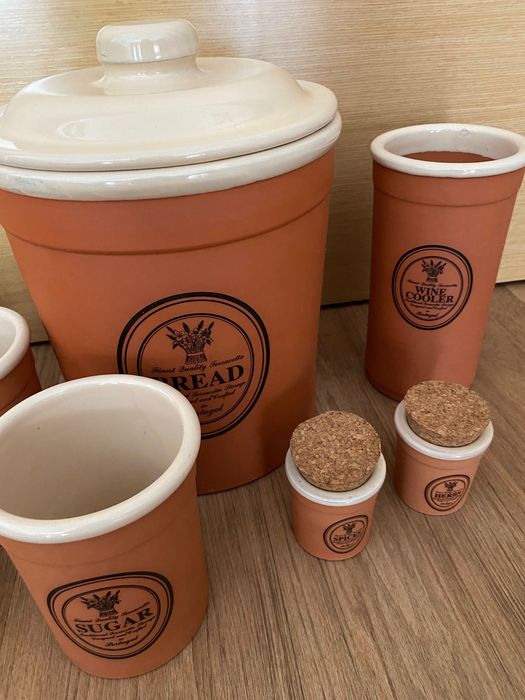 Conjunto em terracotta portuguesa para cozinha