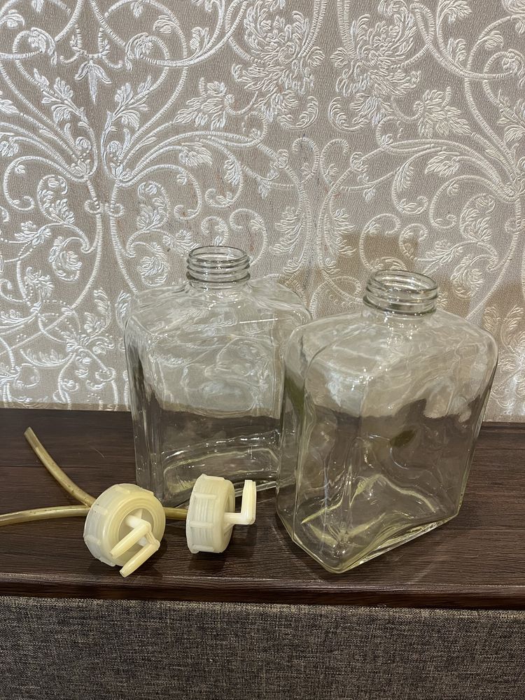 Штоф , бутиль , ємність для води
