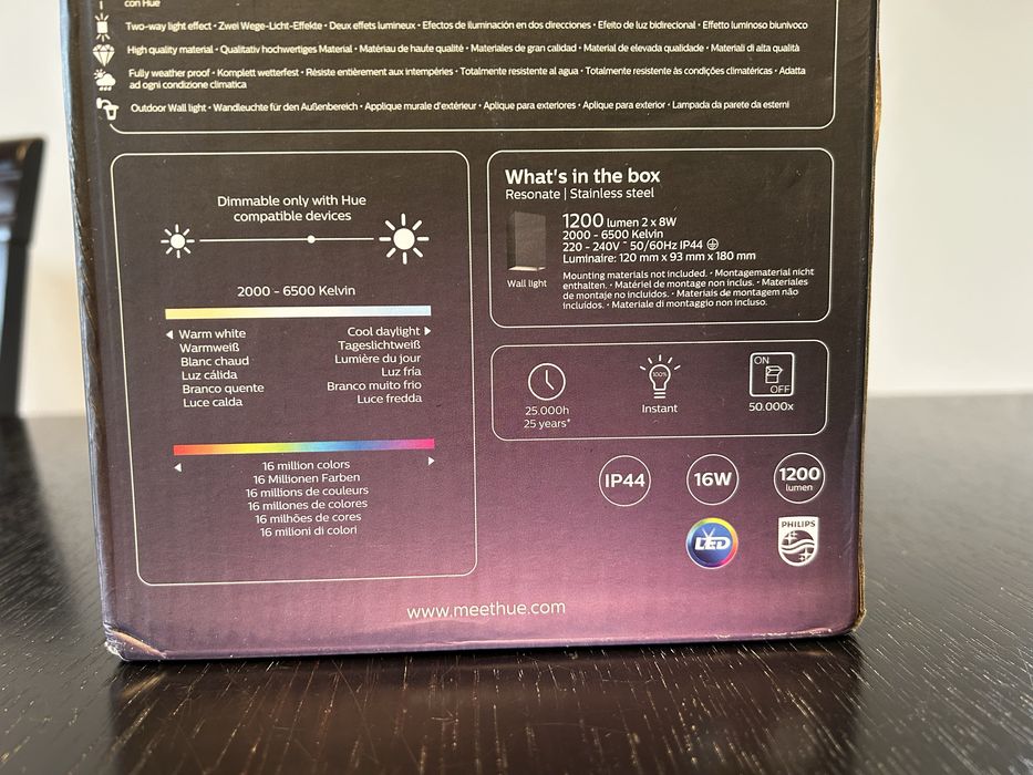 Kinkiet Zewnętrzny Firmy Philips Hue Outdoor Wall Light Resonate