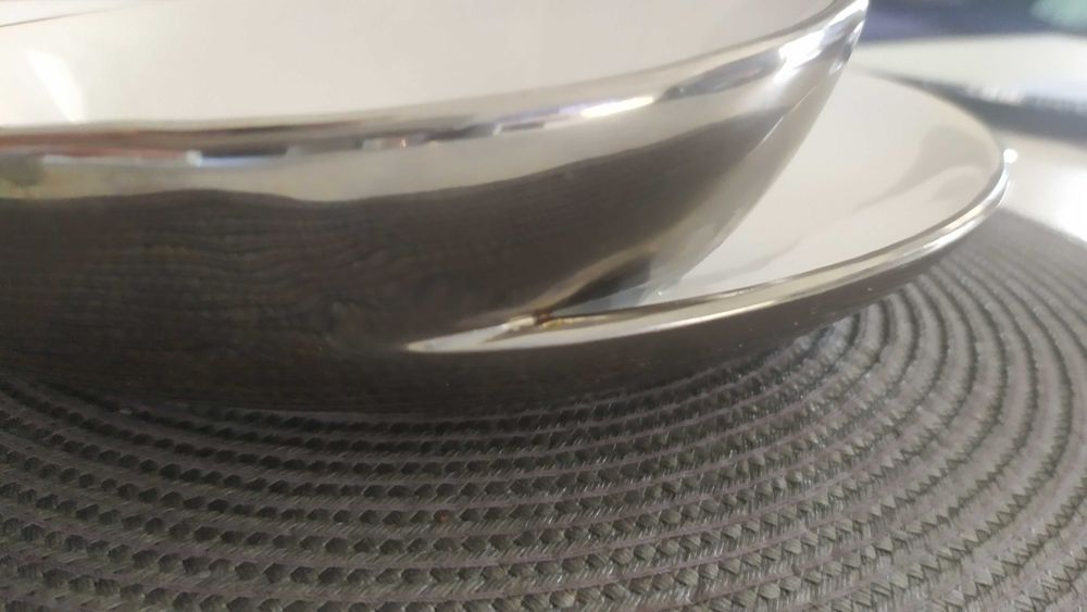 Patera porcelanowa biała ze srebrnymi zdobieniami śr. 29 cm