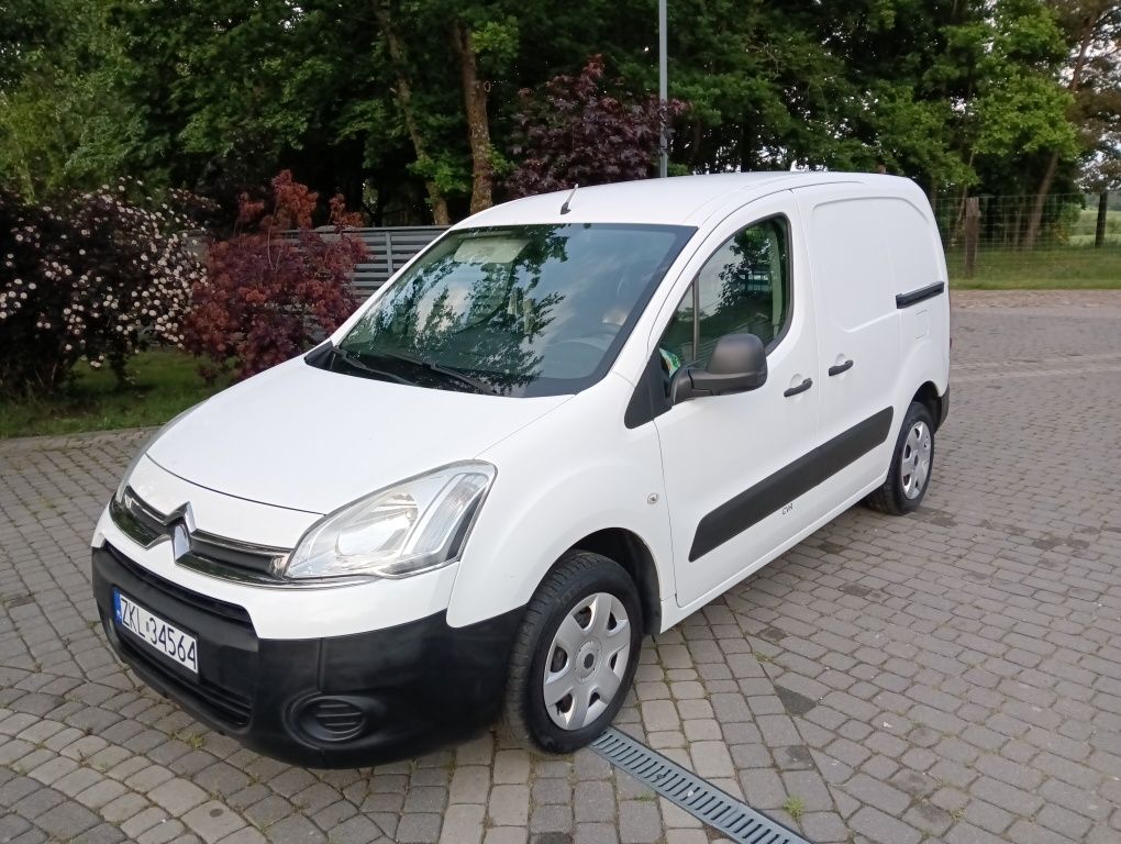 Citroen Berlingo 1.6hdi 2013r/3osoby/2 burty/klima