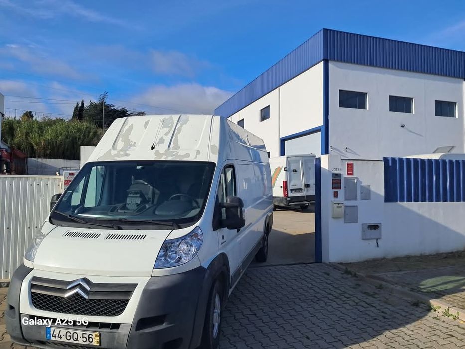 Aluguer de carrinhas com motorista transportes e mudanças