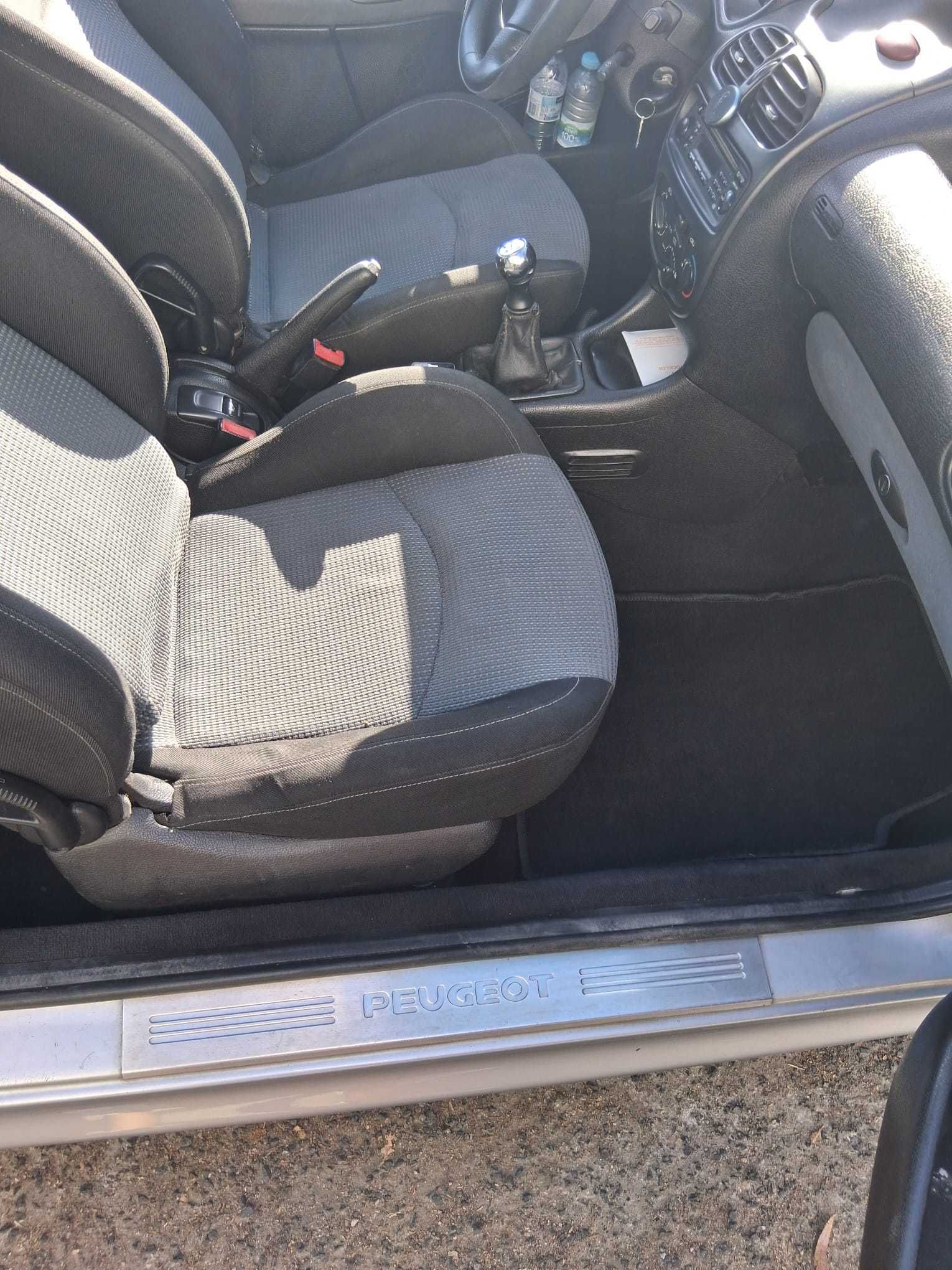 Pegeout 206cc cabrio d garagem