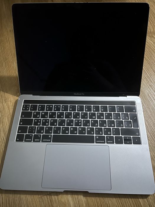 MacBook pro 13” 2019 – Para peças / com defeito – 150 €