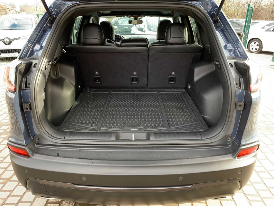 Jeep Cherokee 2021 3.2 бензин