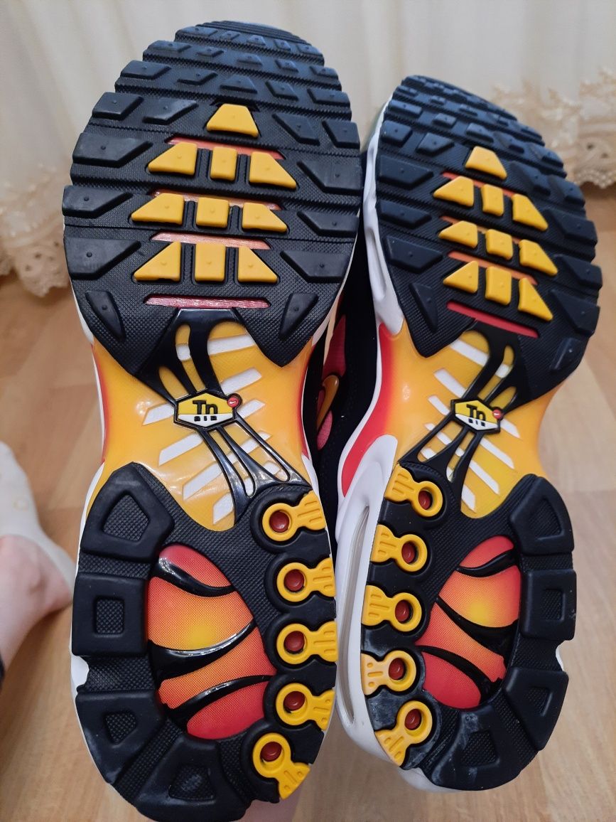 Оригінальні чоловічі кросівки Nike Air Max Plus OG (DX0755-600)