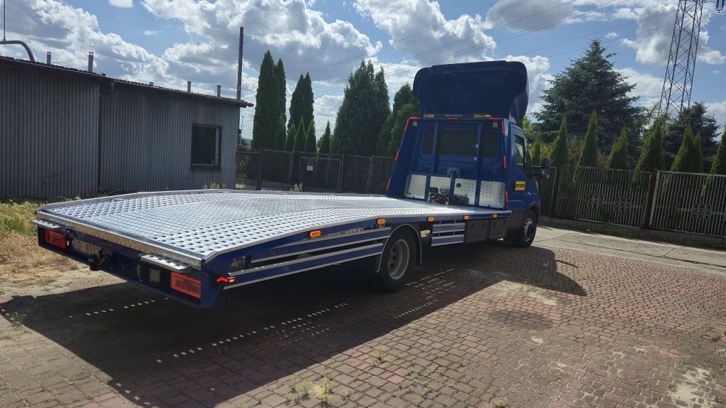 Iveco Daily autolaweta najazd producent najazdów LEO-CAR pomoc drogow