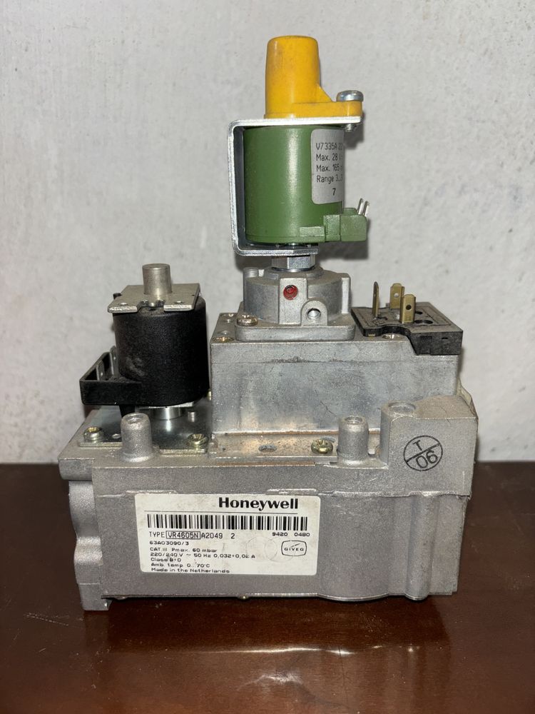 Zawór gazowy Honeywell - typ VR4605N A2049 2
