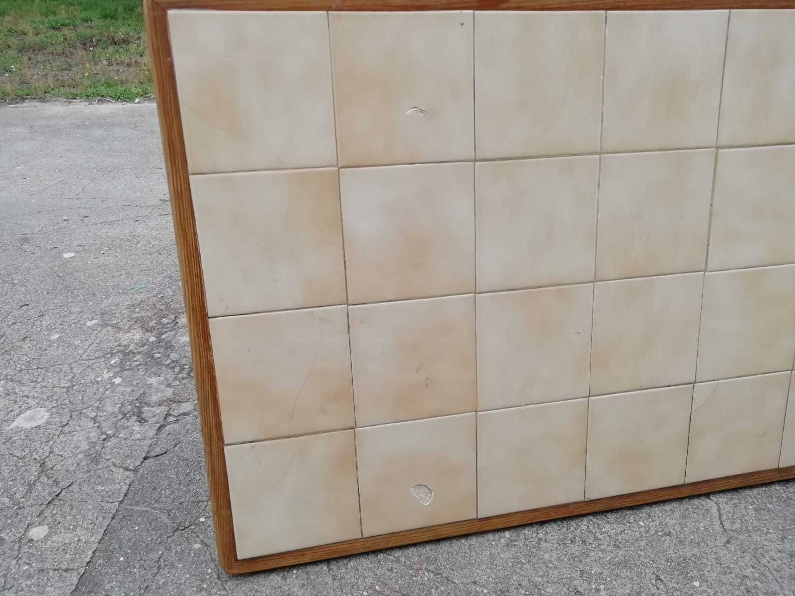 Tampo de mesa com azuleijos