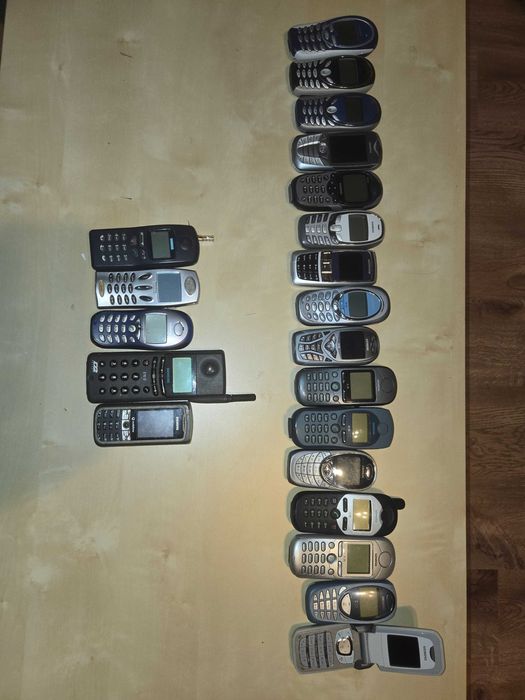 Kolekcja telefonów siemens serie A S M C  E 21 sztuk
