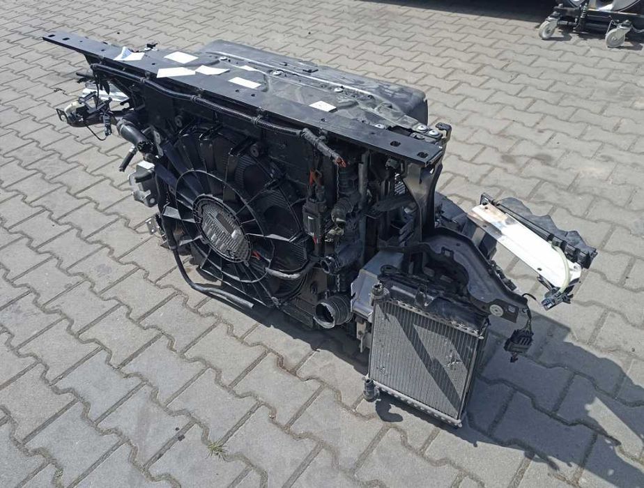 BMW X7 G07 радиатор панель передня кріплення вентилятор