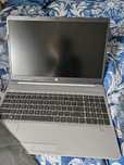 Laptop HP z torbą