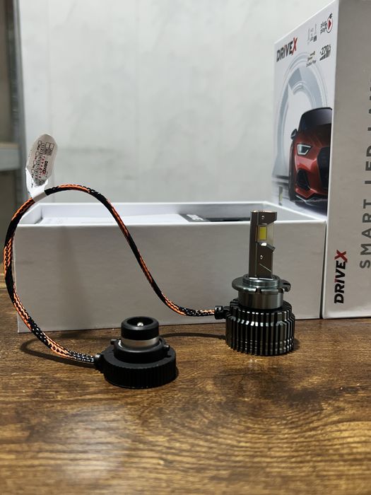 D2s цоколь Лед лампи