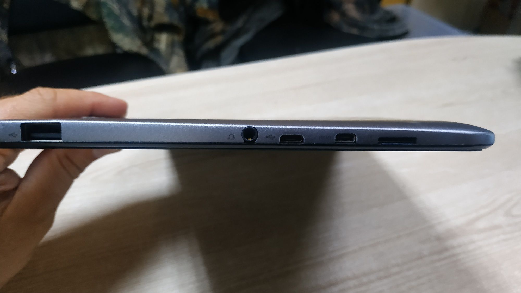 Планшет ASUS Tablet  Model T101H лептоп