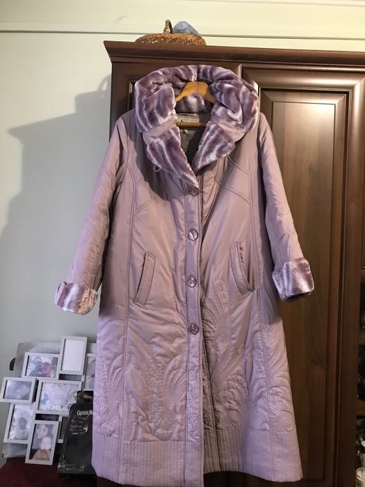 Продається пальто р. 54 , пудра