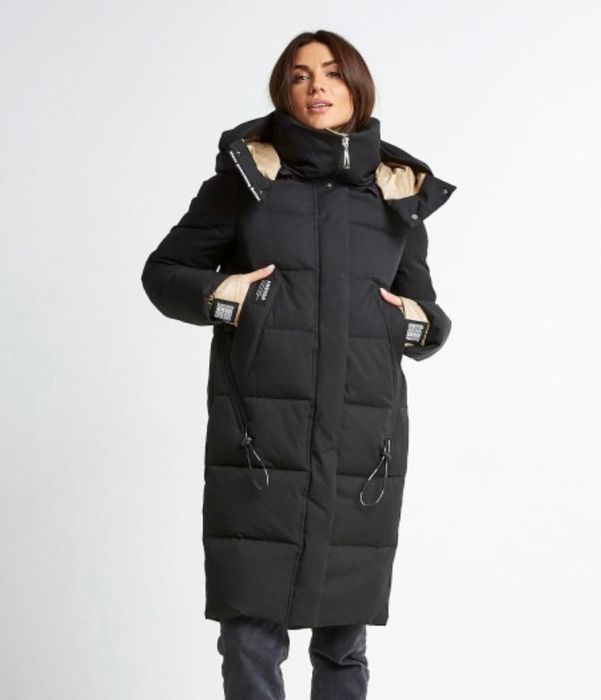 Пуховик фірмовий жіночий