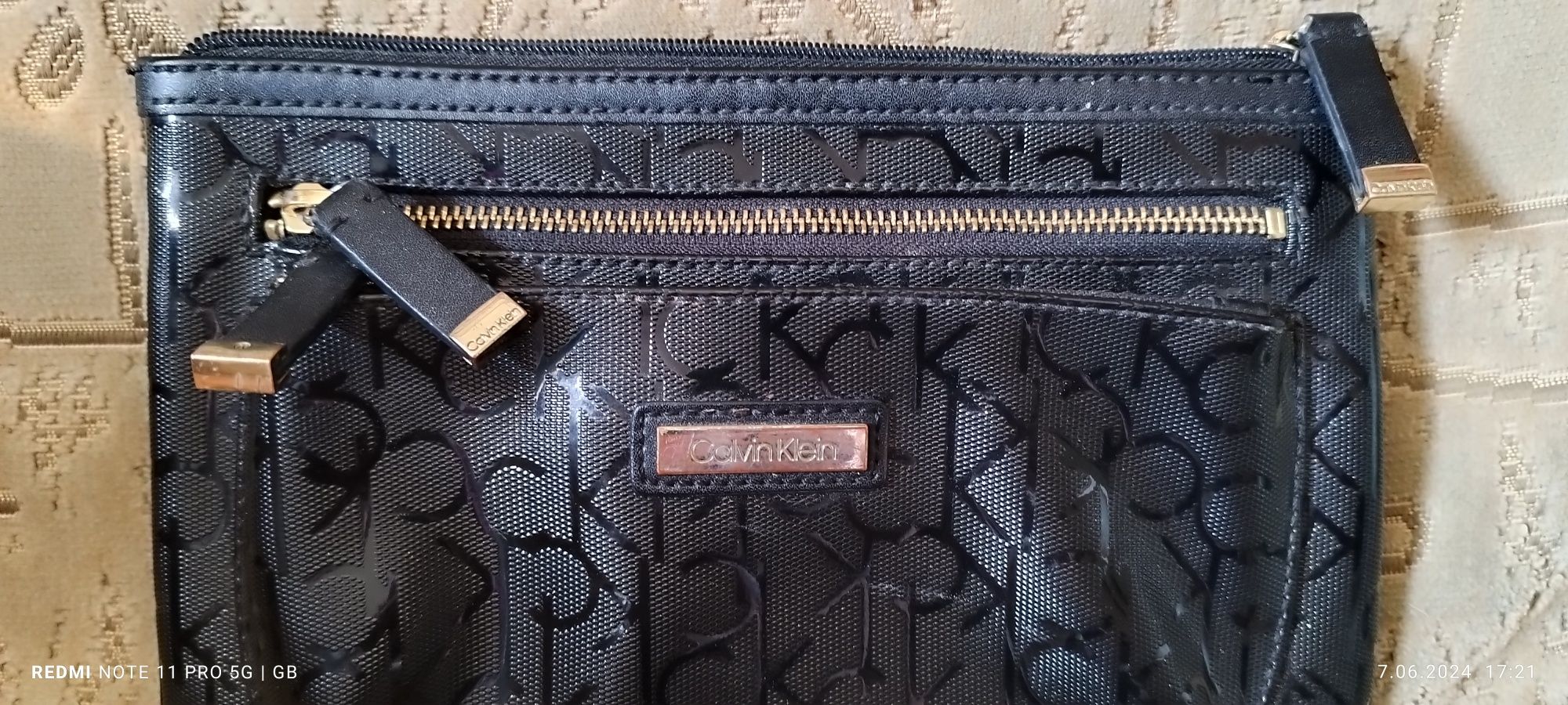 Sprzedam torebkę firmy Calvin klein oryginalna