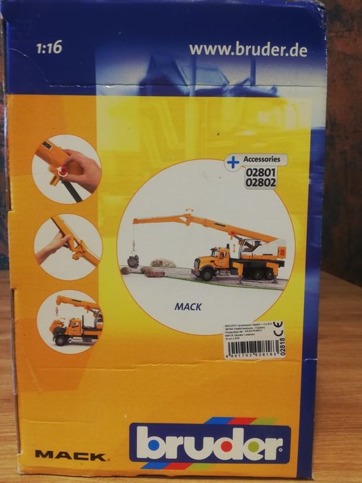Продам новый Bruder кран MACK