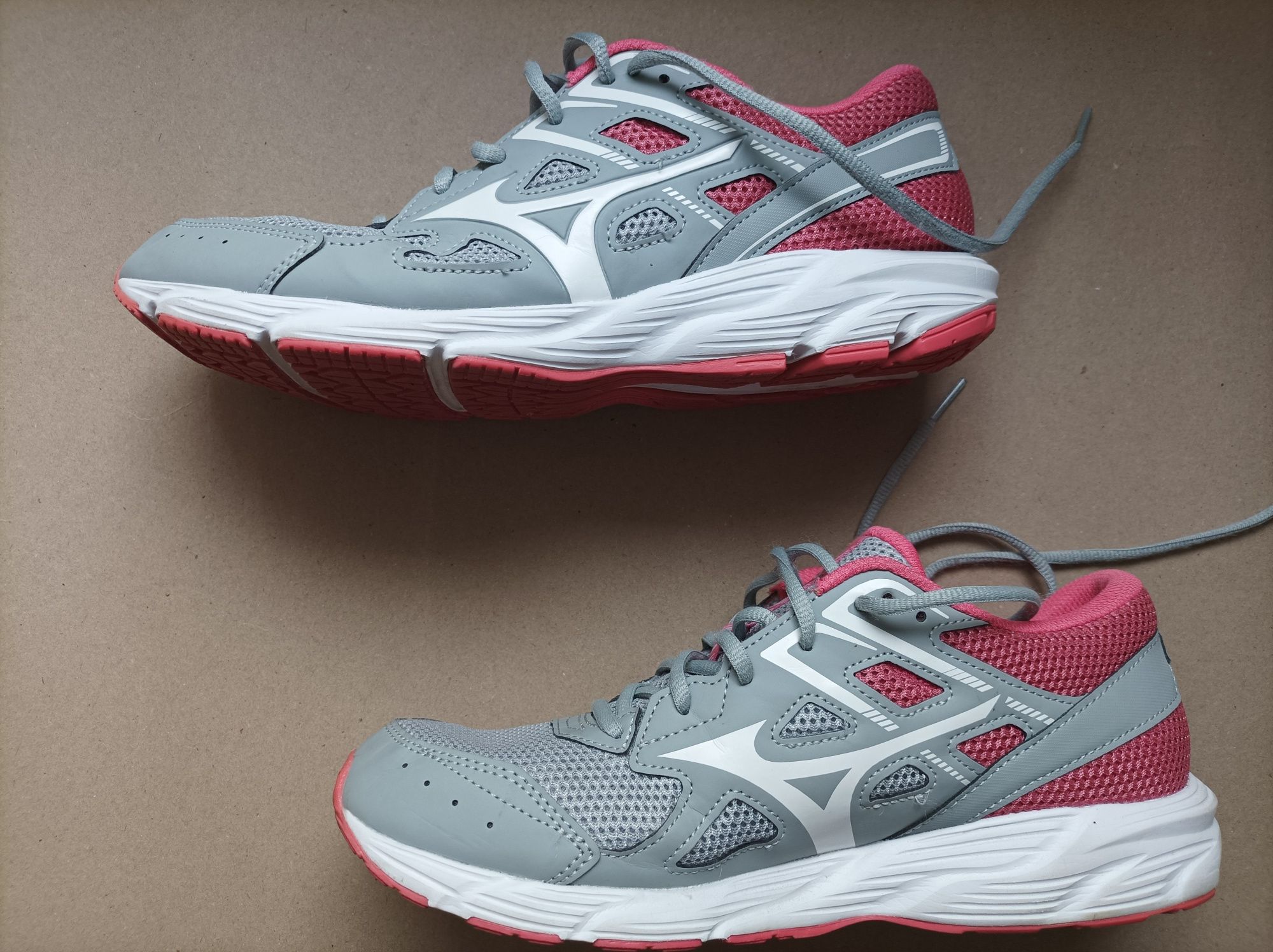 26,5cm 40,5 Mizuno buty do biegania