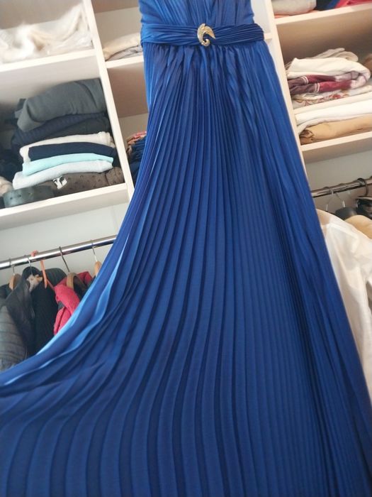 Платье нарядное вечернее шлейфовое