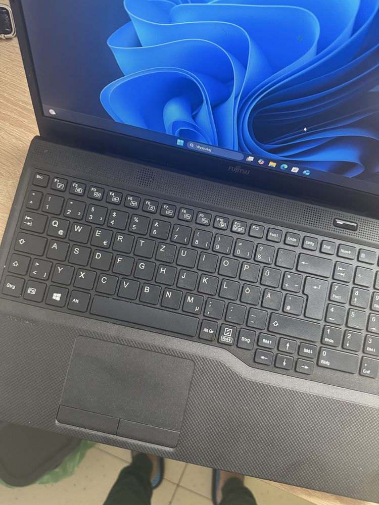 Laptop Fujitsu Lifebook A3510i3 -1005G1