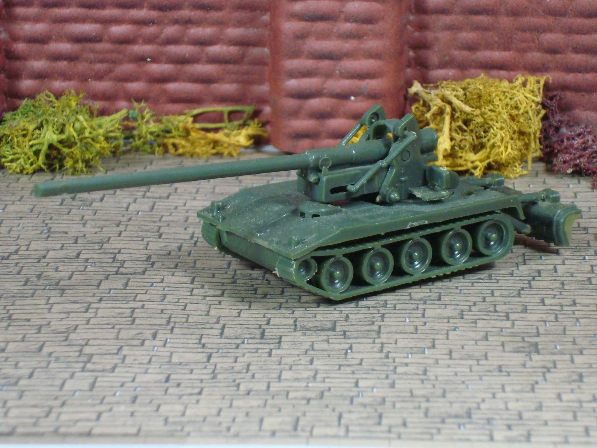 Eko Minitanks - Tanque com arrastadeira exercito Alemão / 1:87 / Usado